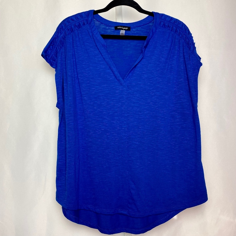 Cable & Gauge Womenʻs Royal Blue Cap Sleeve Smocked Shoulder Blouse Large